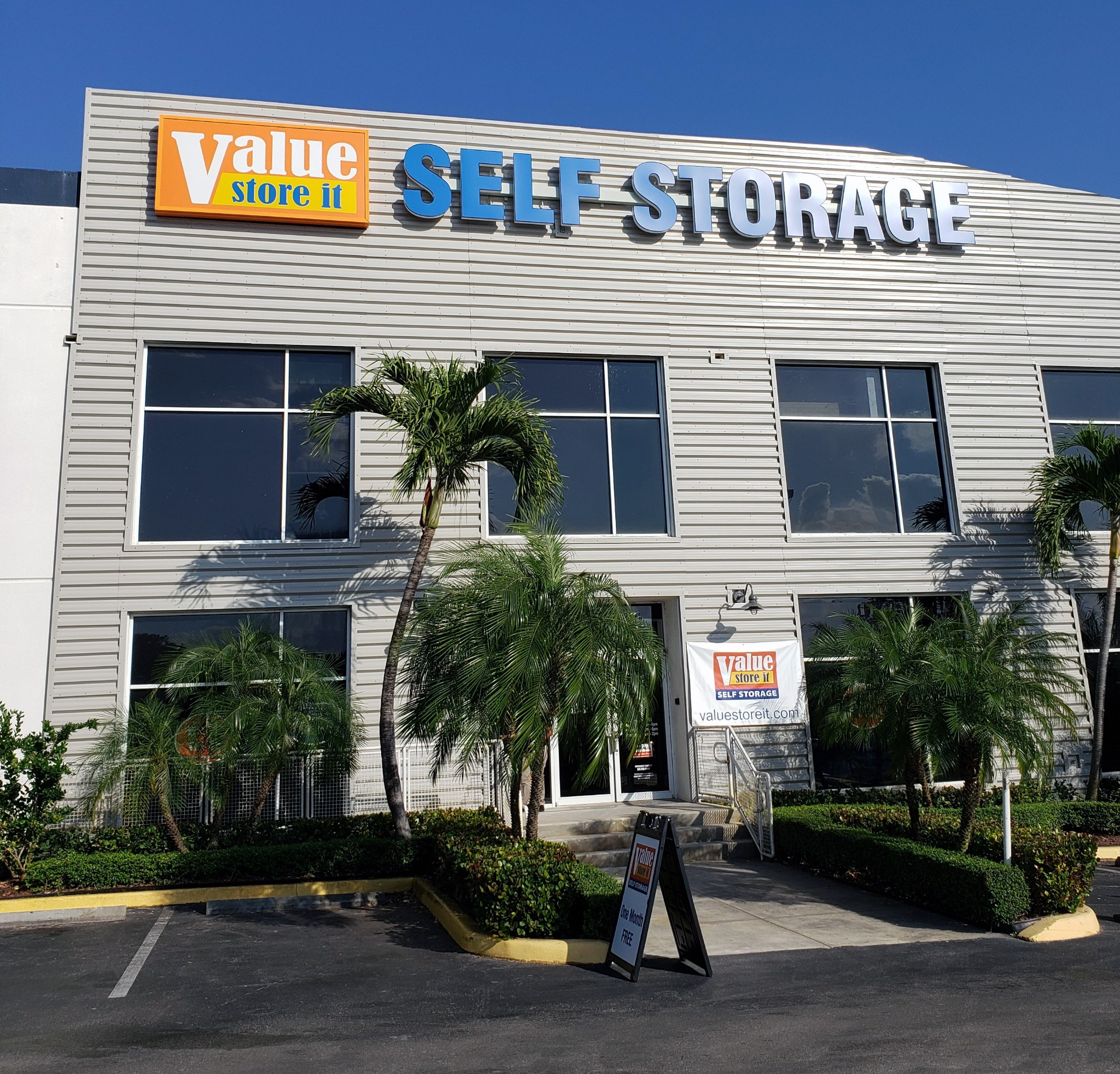 Value Store It - Miami Airport - Photo 1