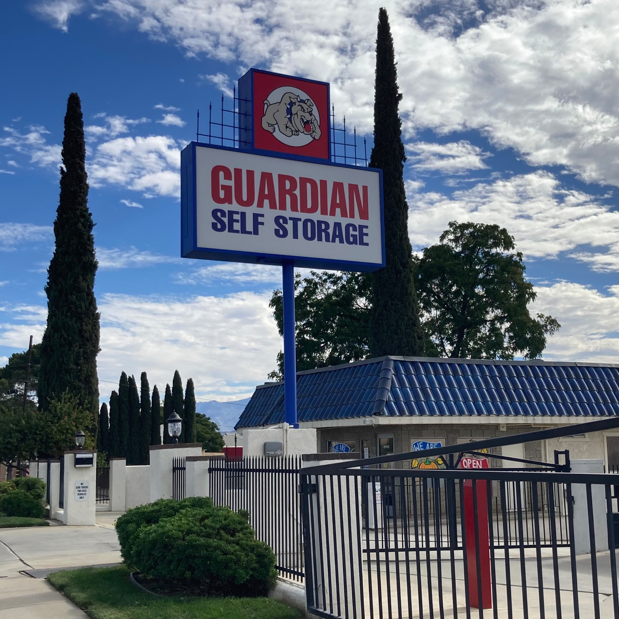 Guardian Self Storage at 1315 E 6th St